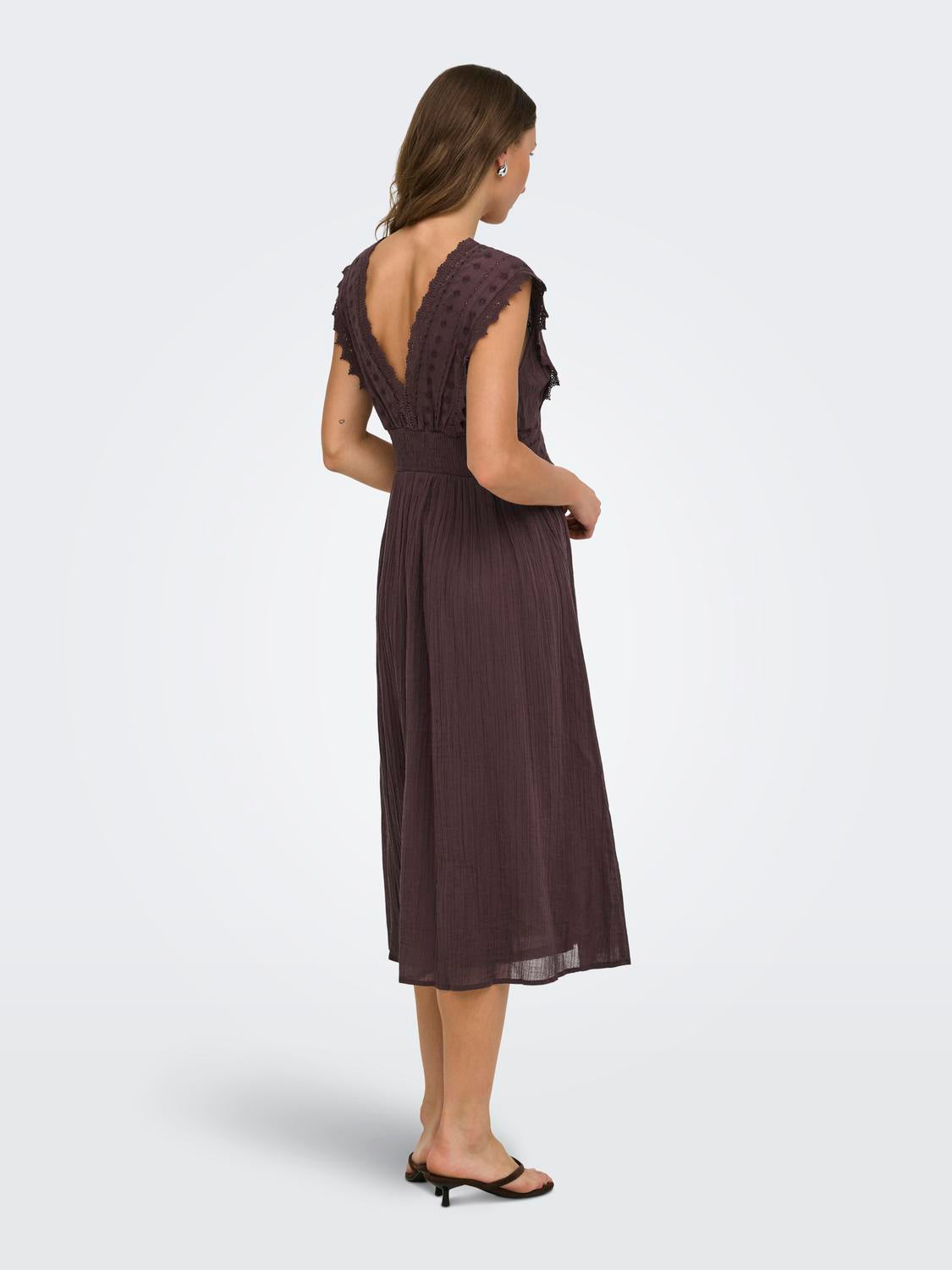 model_shot-back
